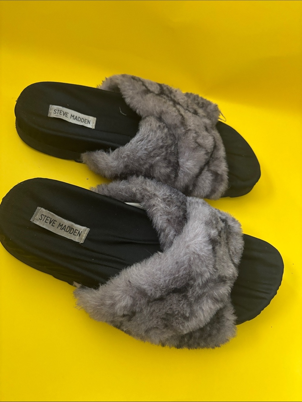 Nostalgic Steve Madden Gray Faux Fur Crisscross Slide Sandals